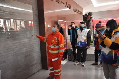 參觀時傳祥紀(jì)念館